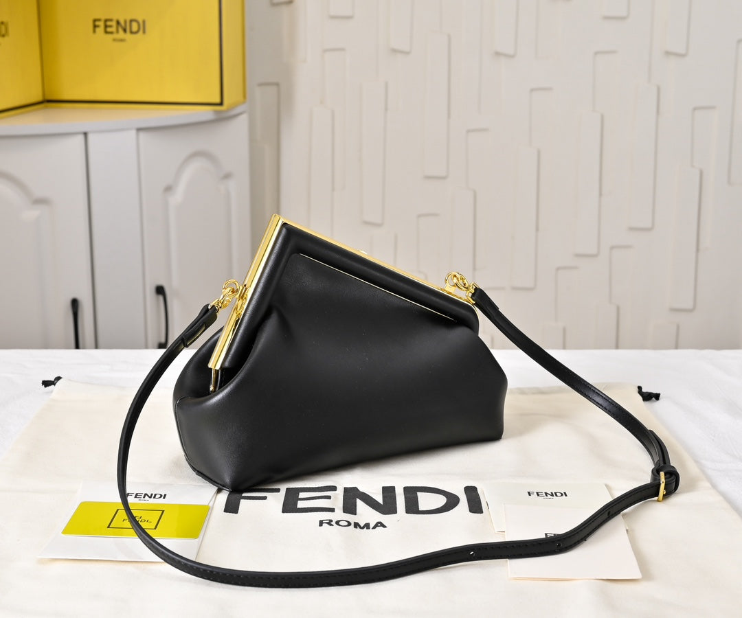 146NF8B Popular leather bag