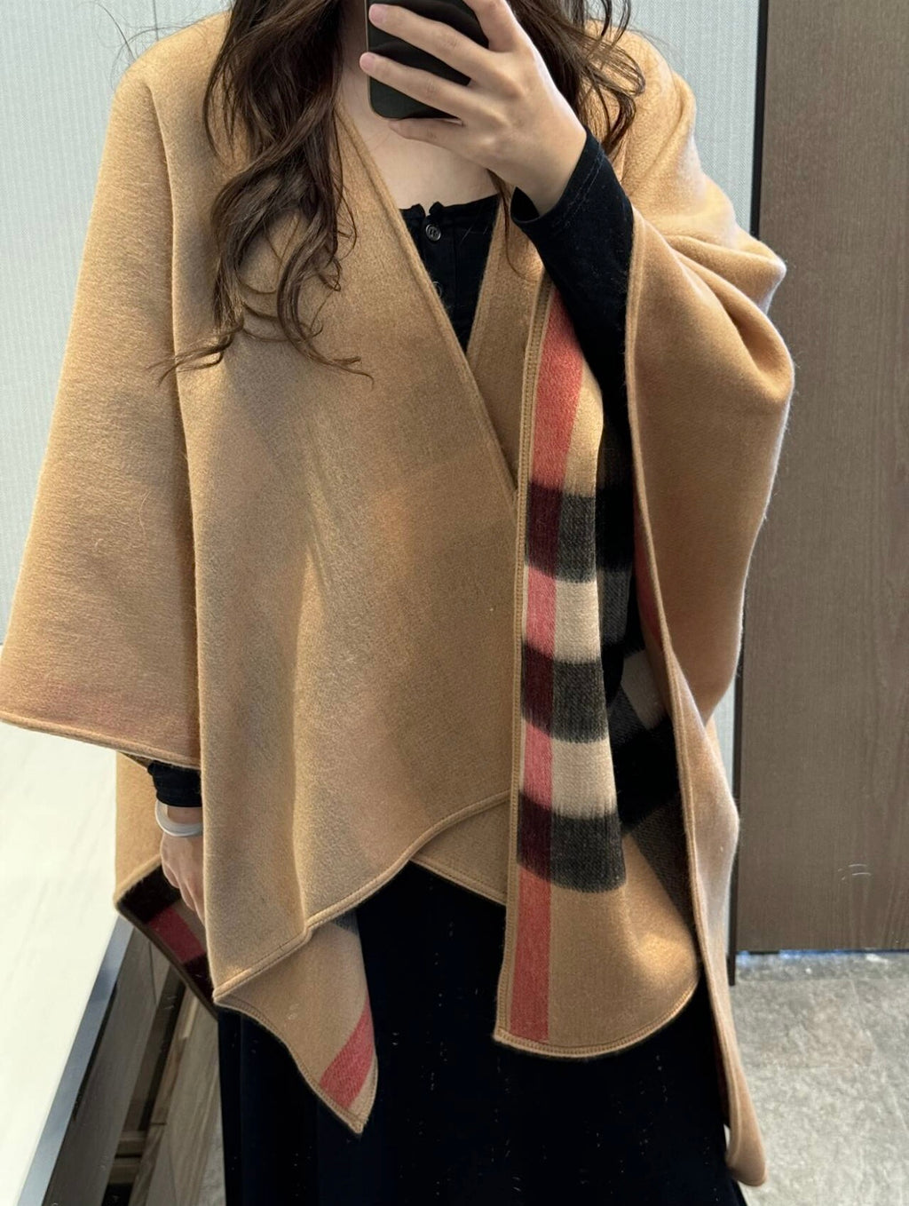 W1R86R56 Fashion cape