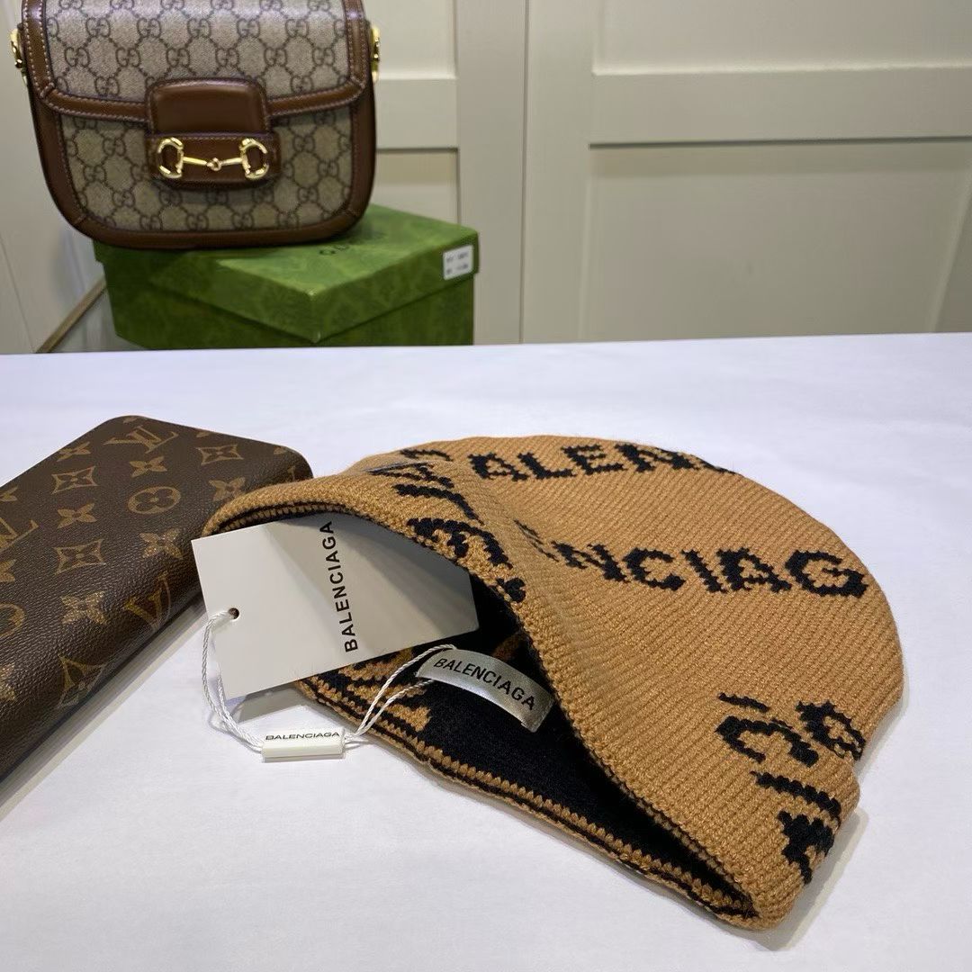 M1R86J97 Fashion hats