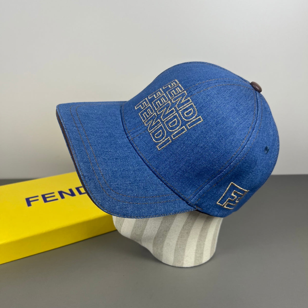M1R76F18 Fashion hats