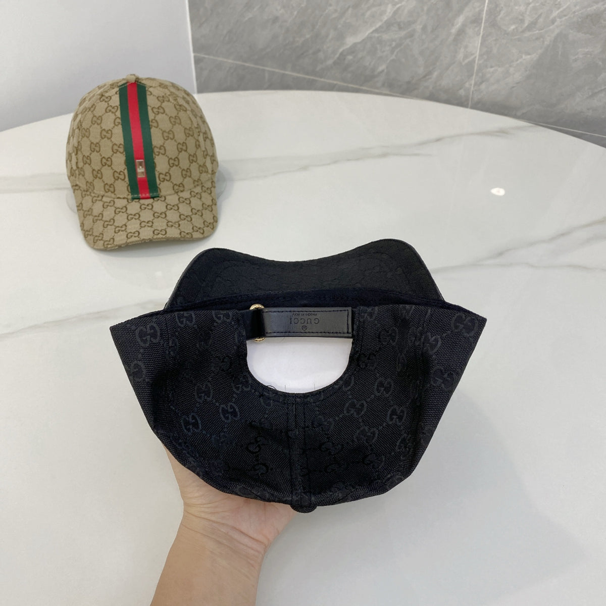 M1R86B104 Fashion hats