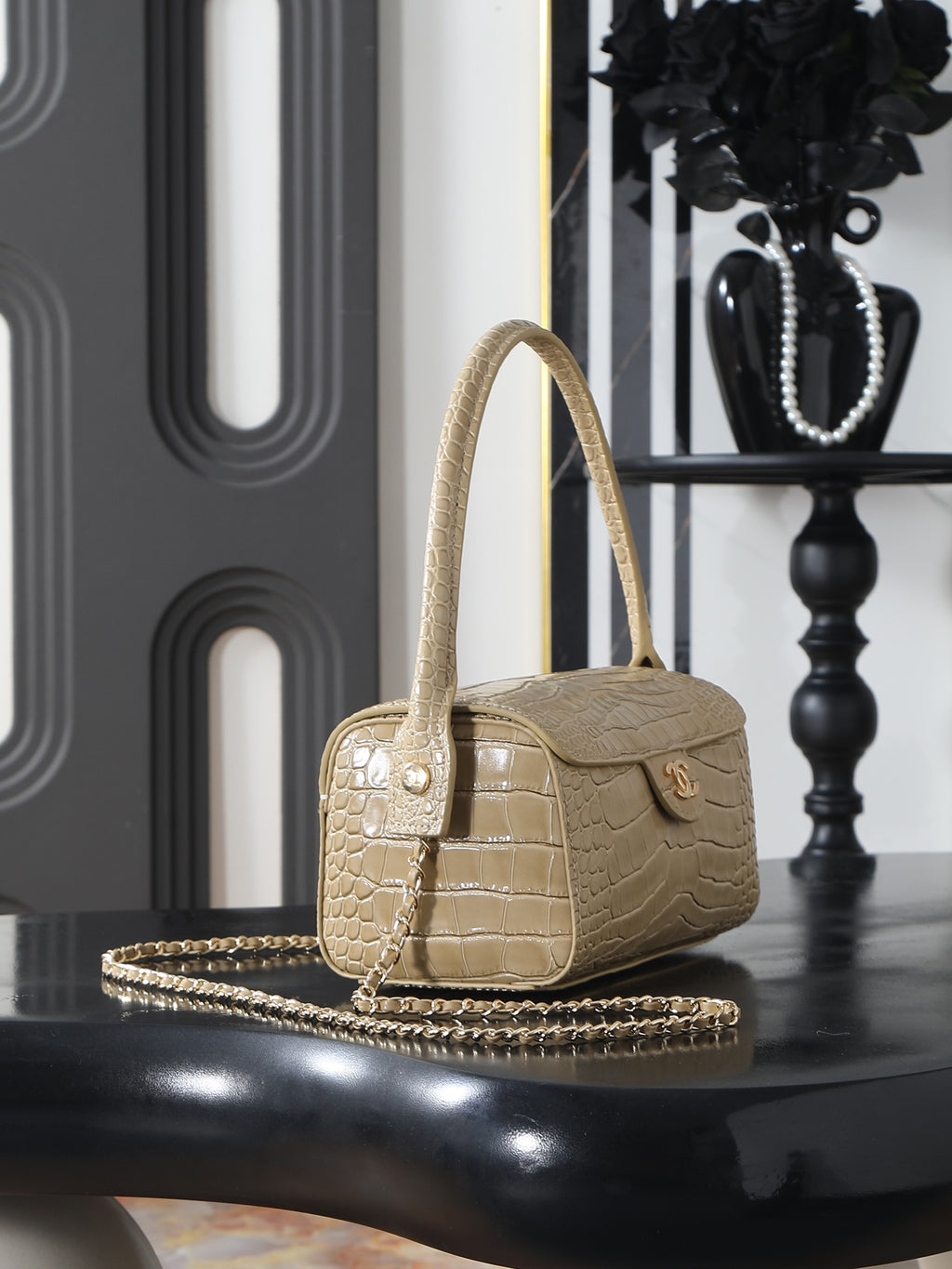 B1R76C22 Fashion leather bag