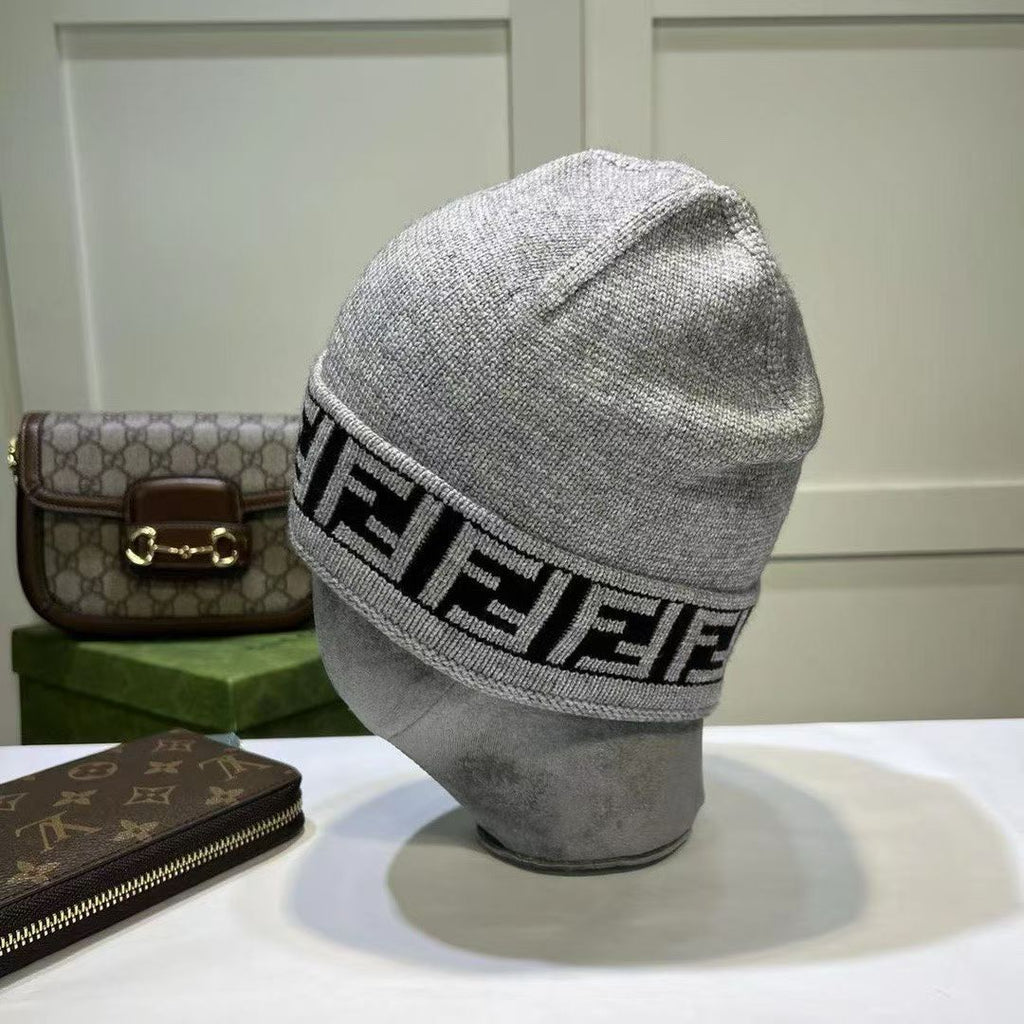 M1R86F44 Fashion hats
