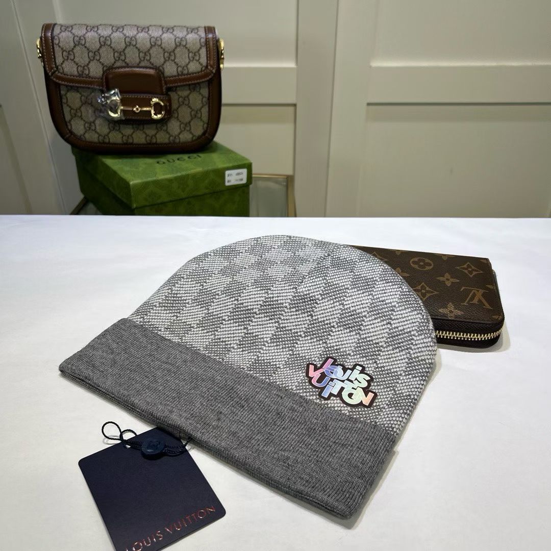M1R86E50 Fashion hats