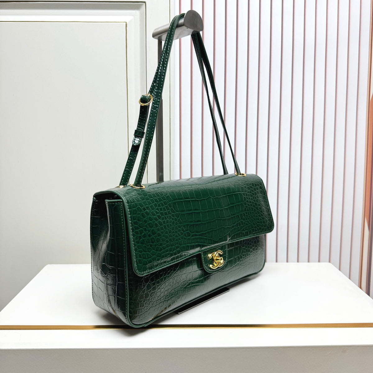 B1N96C37 Popular leather bag