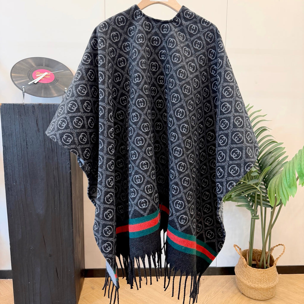 W1R86B75 Fashion cape