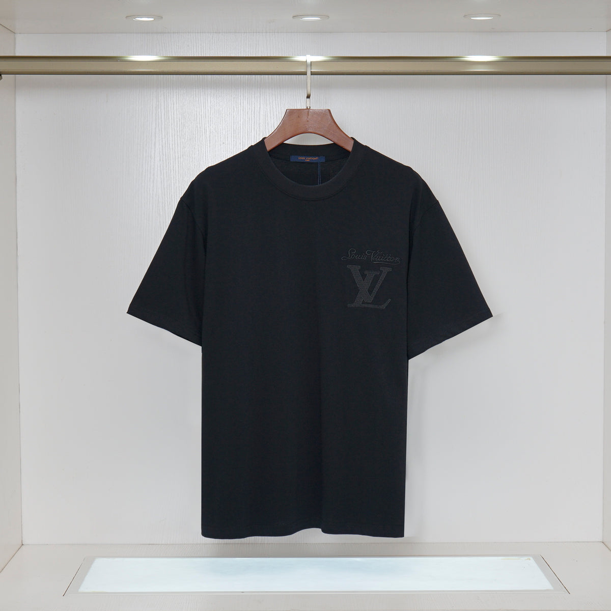 U1R86E12 Popular T-shirts