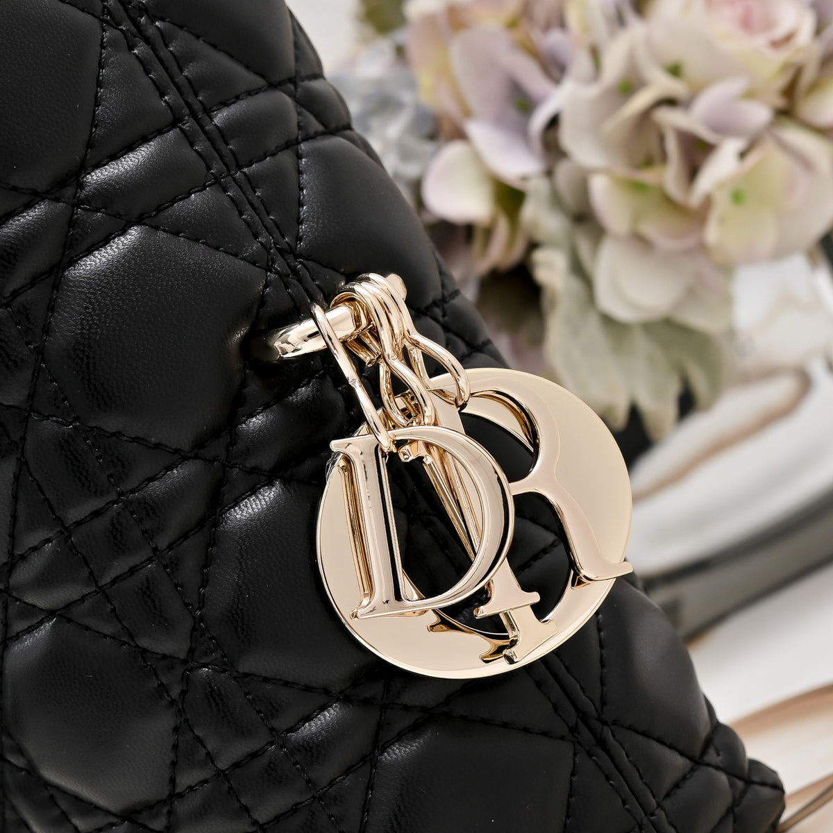 B1N96D35 Popular leather bag