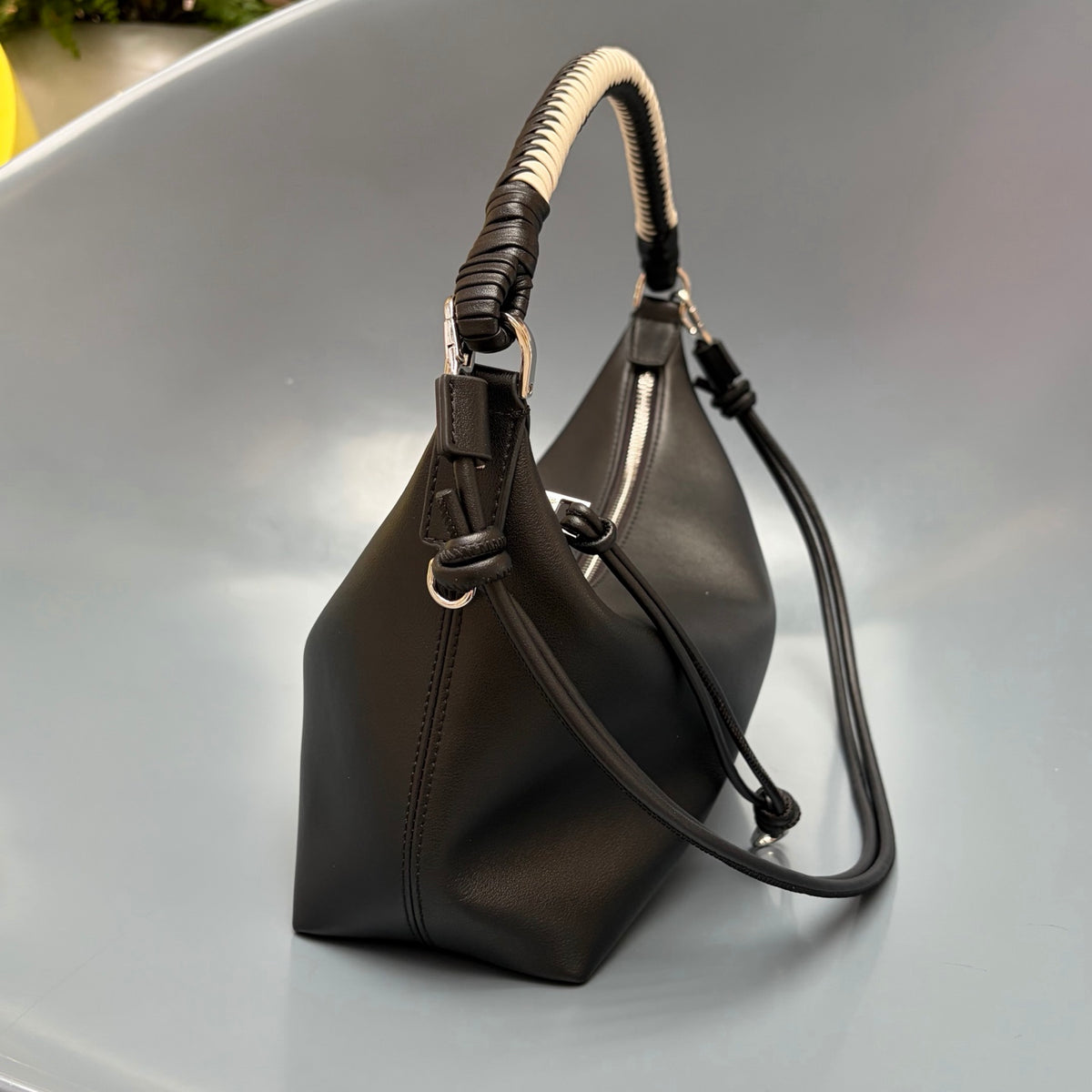 B1R66A13 Fashion leather bag