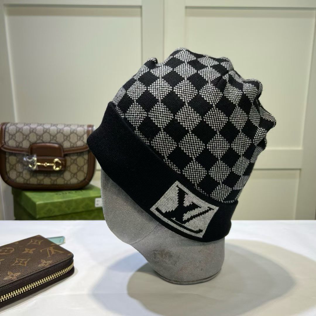 M1R86E51 Fashion hats