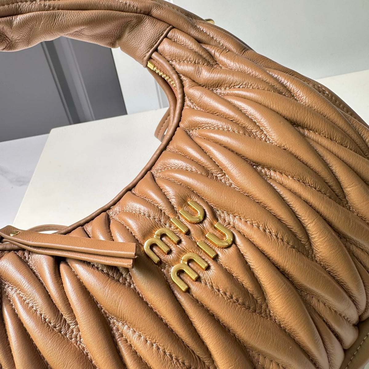 B1P46A121 Popular leather bag（29x24x10cm）