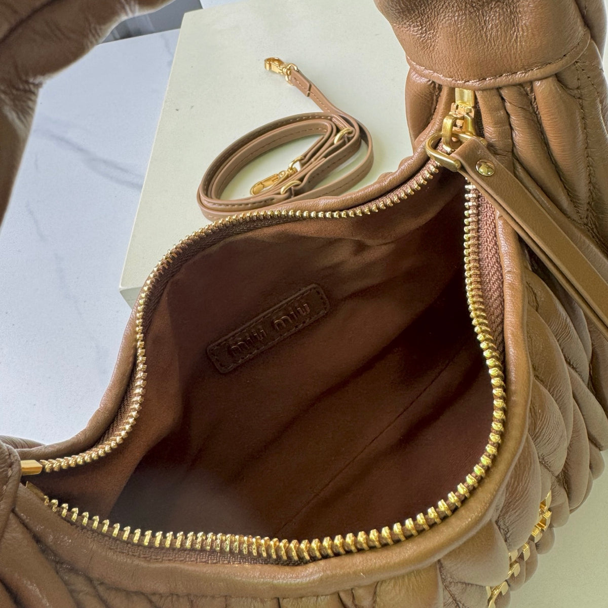 B1P46A120 Popular leather bag（29x24x10cm）