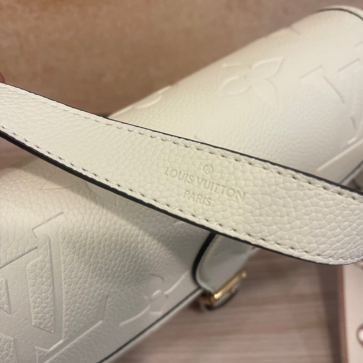 2XE028B Popular leather bag 