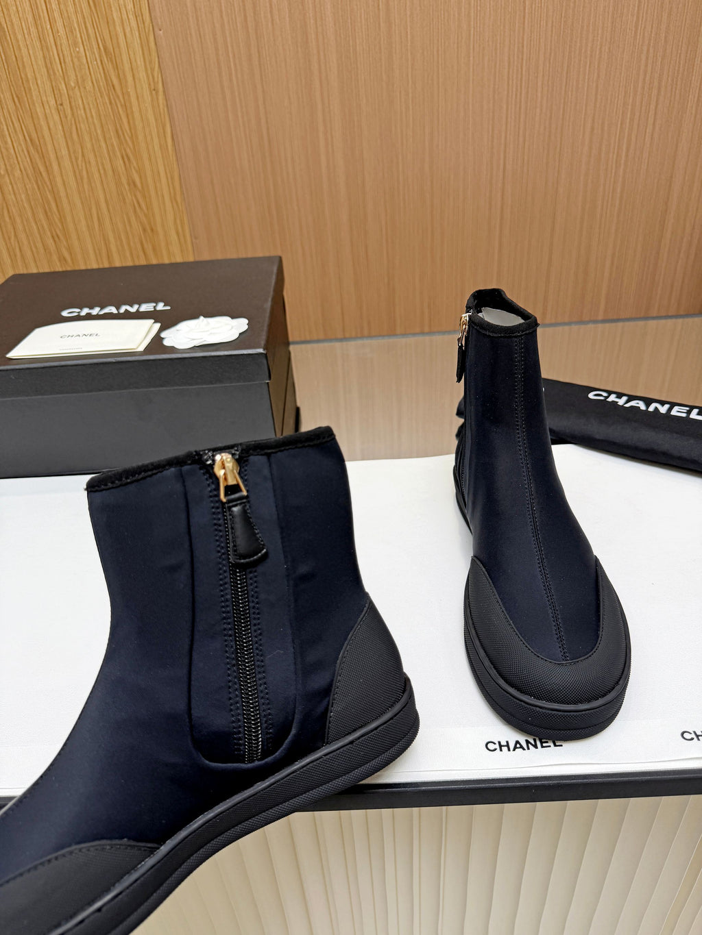 Z2P96C10 Fashion high-quality shoes