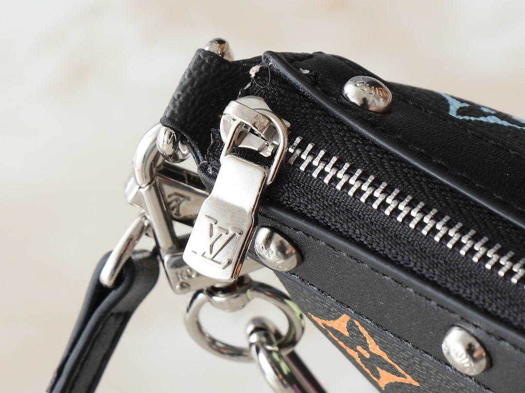 146PE44B Popular leather bag