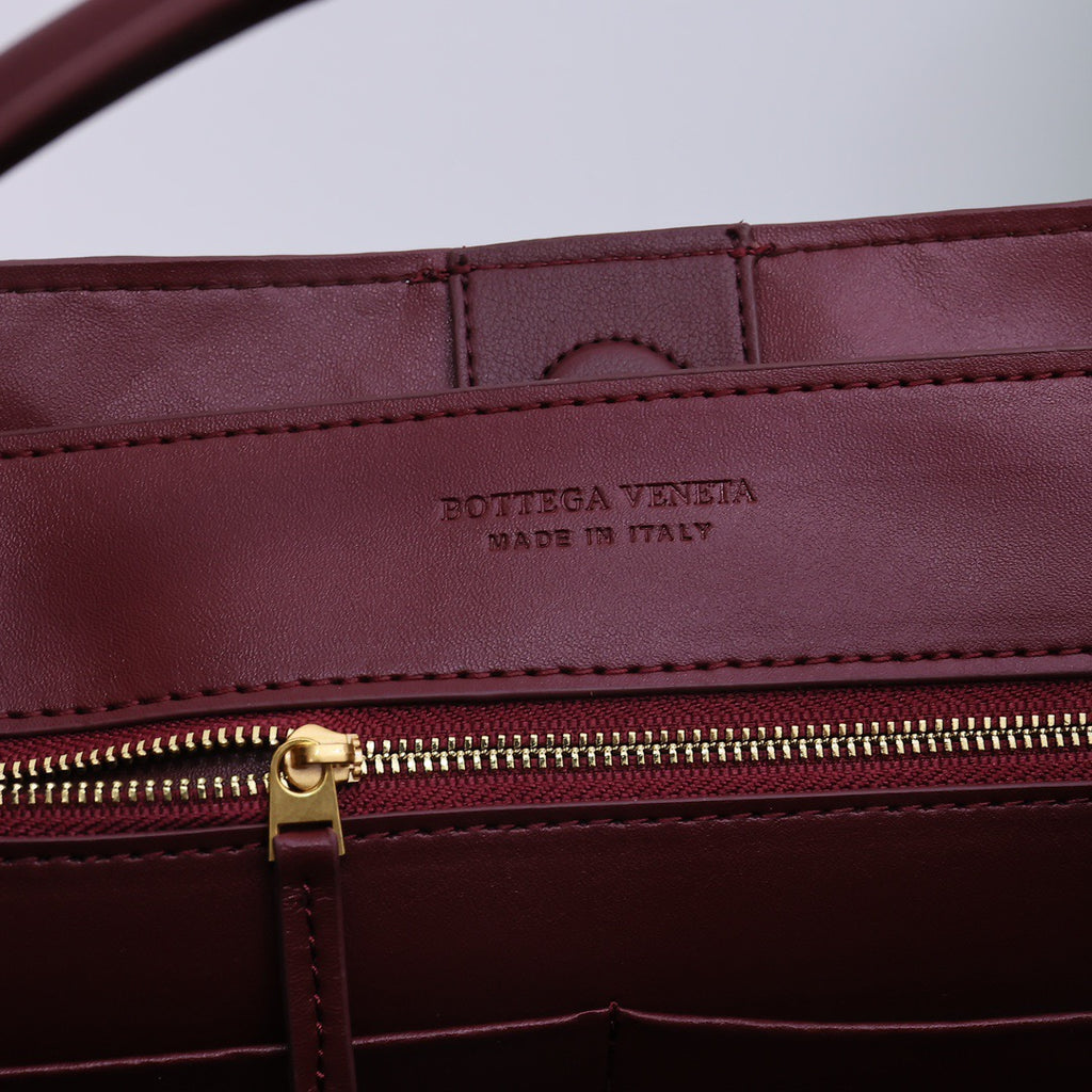 B1X66A35 Fashion high-quality leather bag