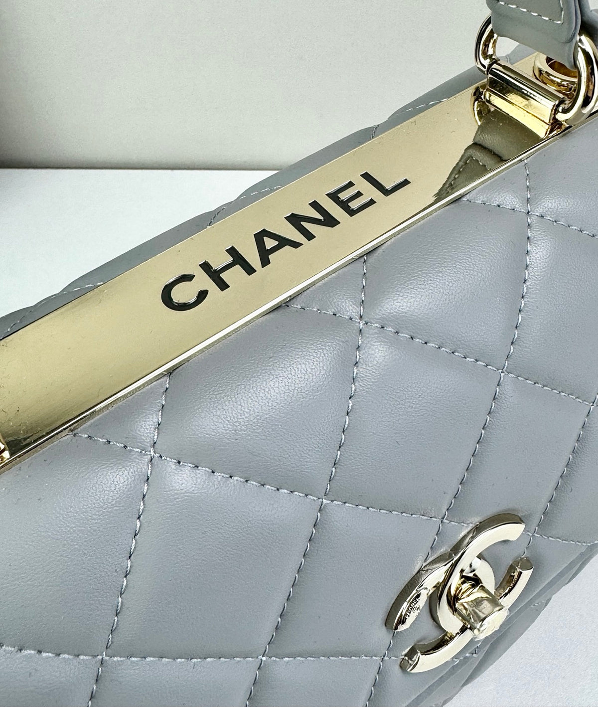 B1X76C7  Popular leather bag
