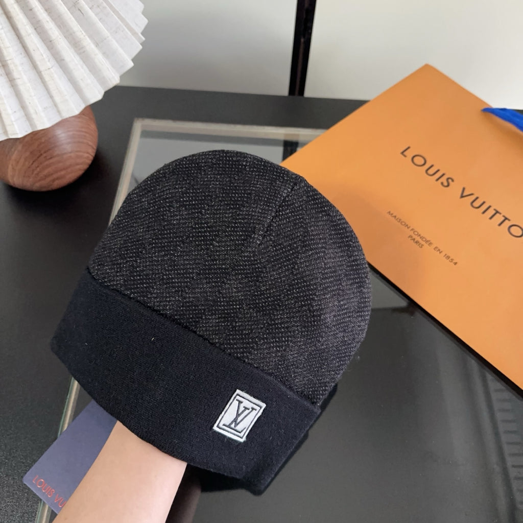 M1R86E18 Fashion hats