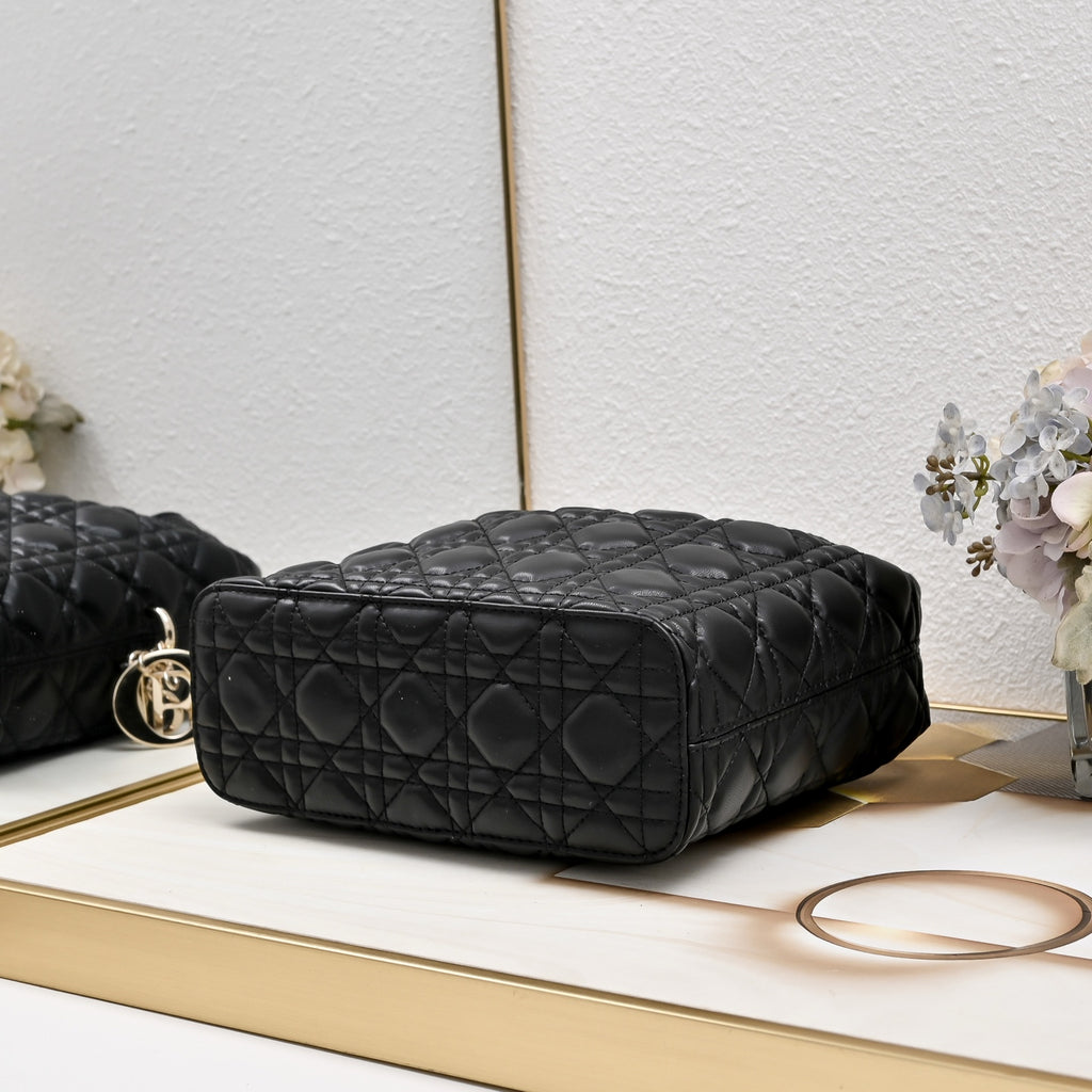 B1N96D35 Popular leather bag