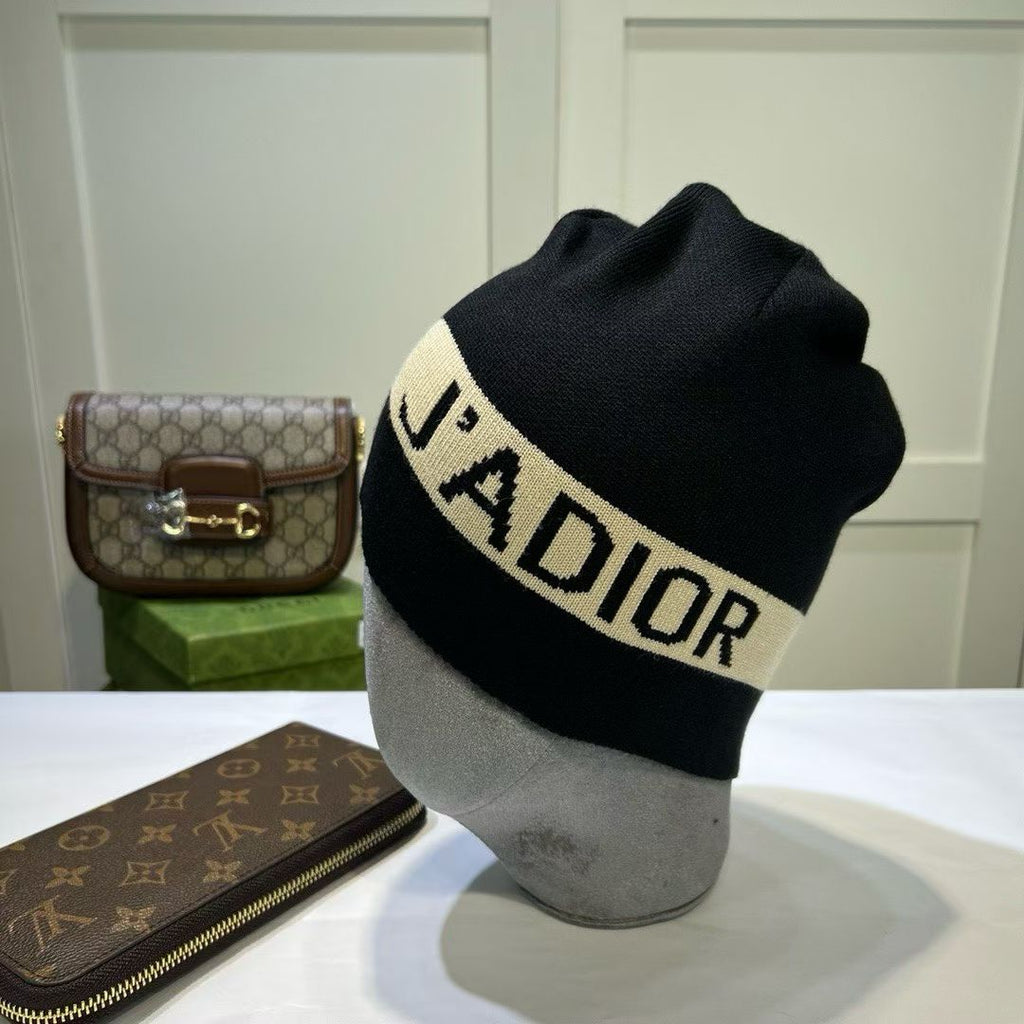 M1R86D100 Fashion hats