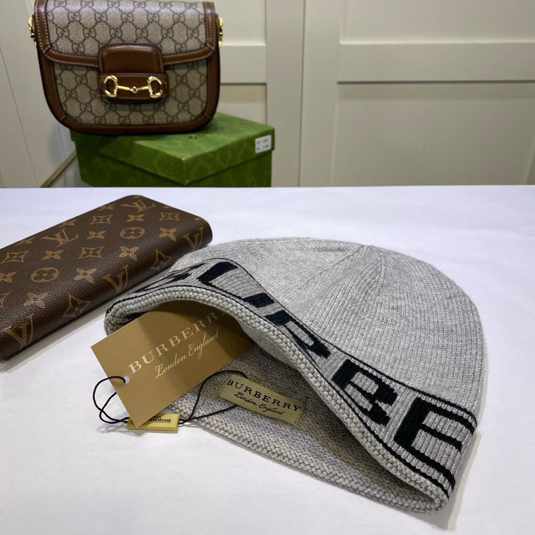 M1R86R74 Fashion hats