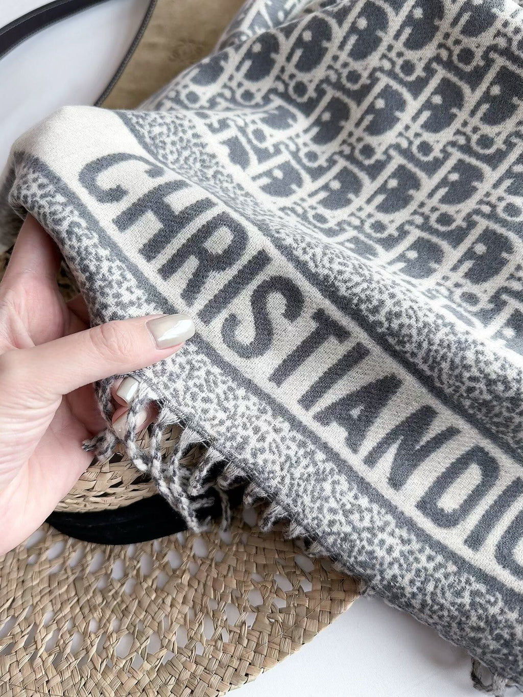 W1R106D25 Fashion Winter Scarves