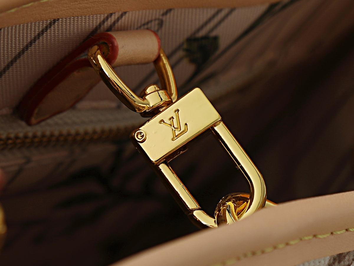 B1R76E47 Fashion bag