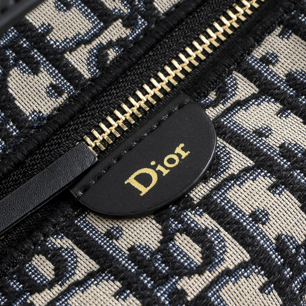 B1R76D44 Fashion bag