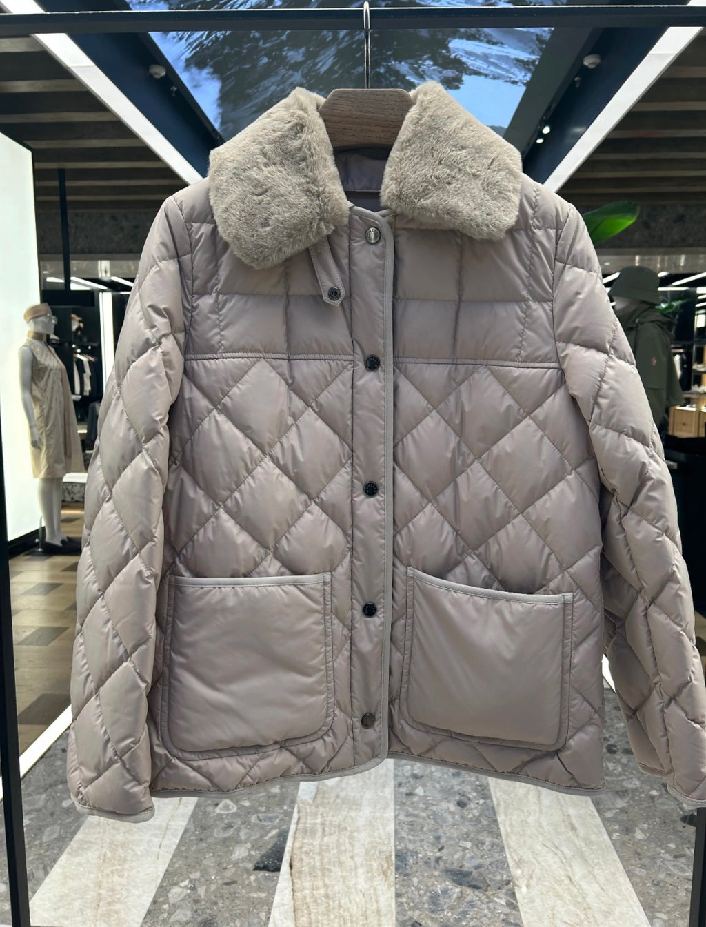 U3R106A17 Fashion down jacket