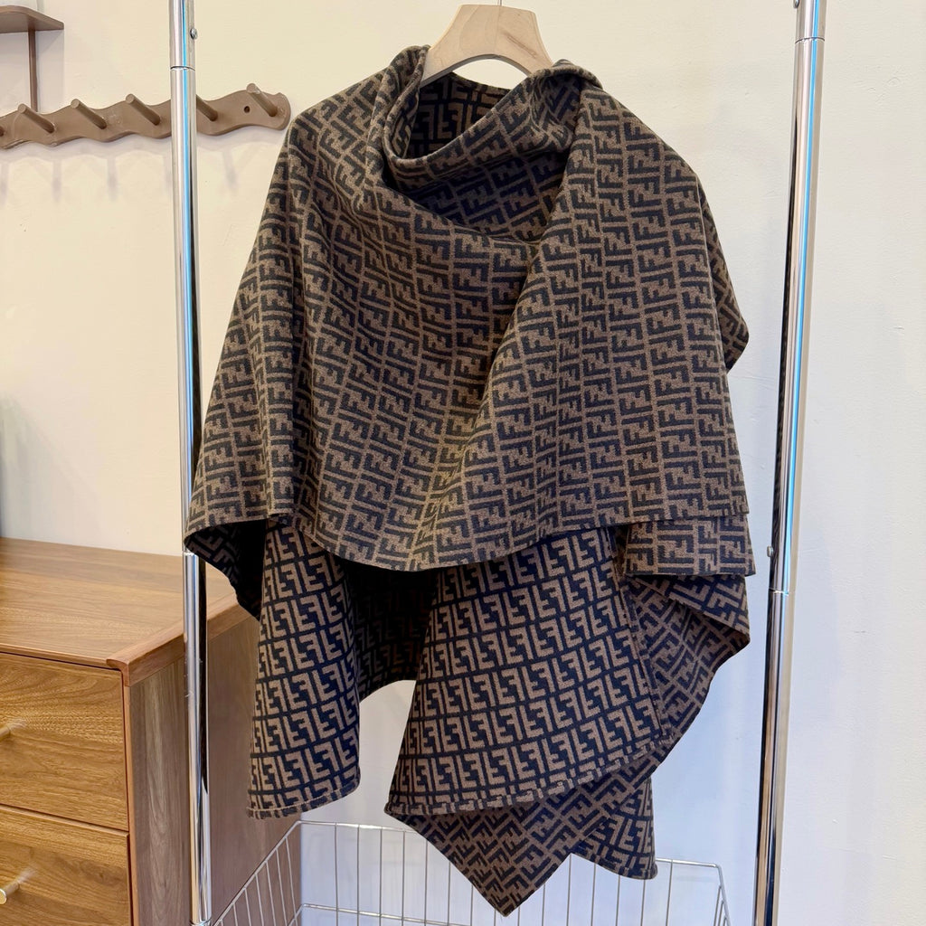 W1R86F78 Fashion cape