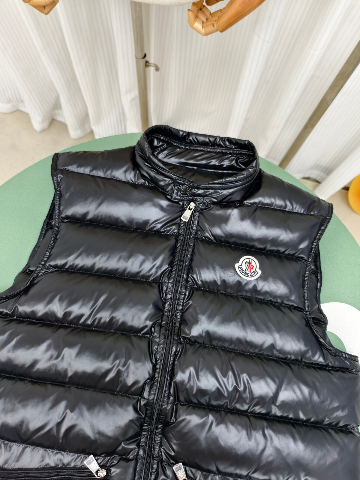 U3R106A25 Fashion down vest