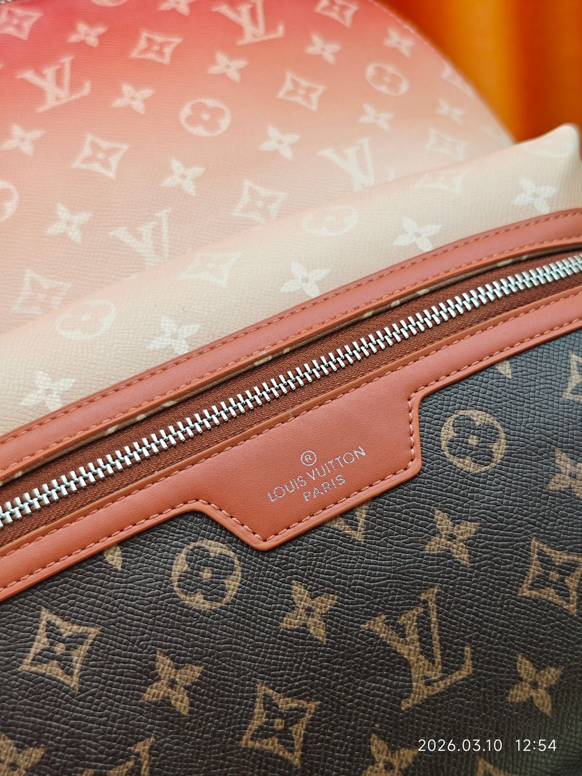 136PE18B Popular leather bag