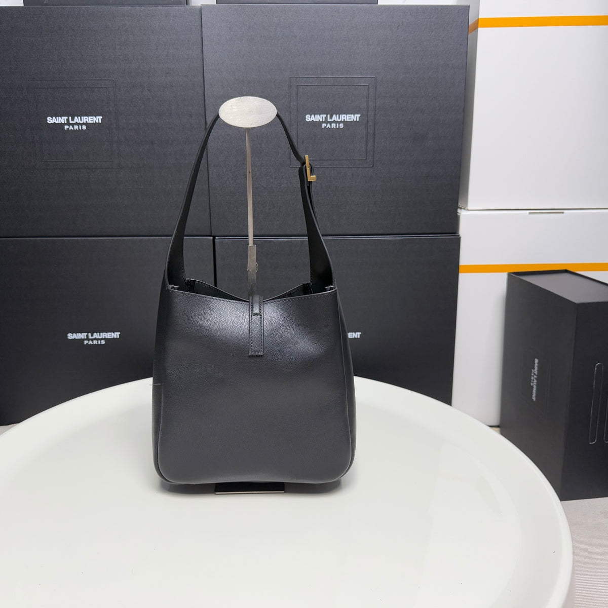 B1R96SL6 Popular leather bag