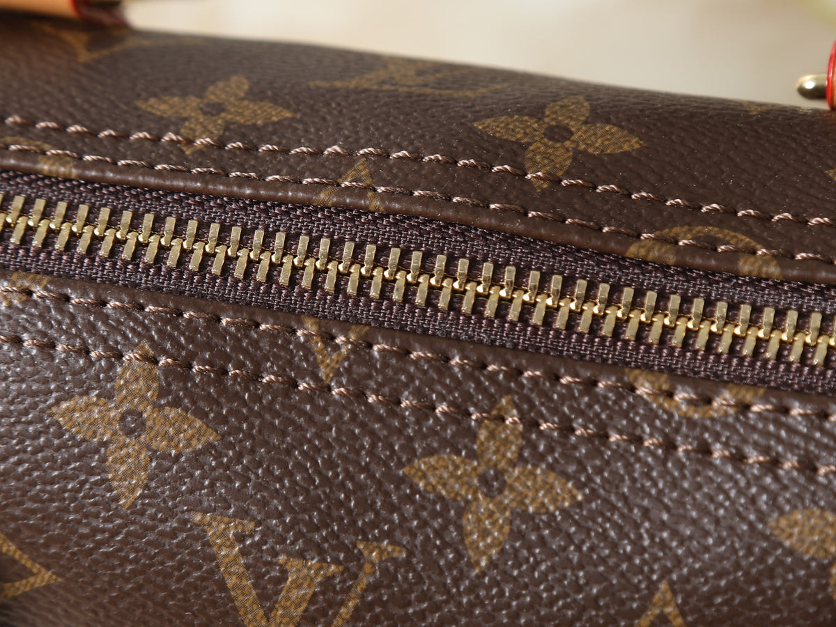 B1N56E21 Popular leather bag