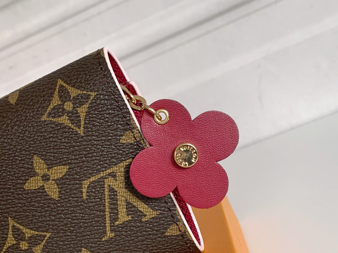 146PE54B Popular leather  Wallets