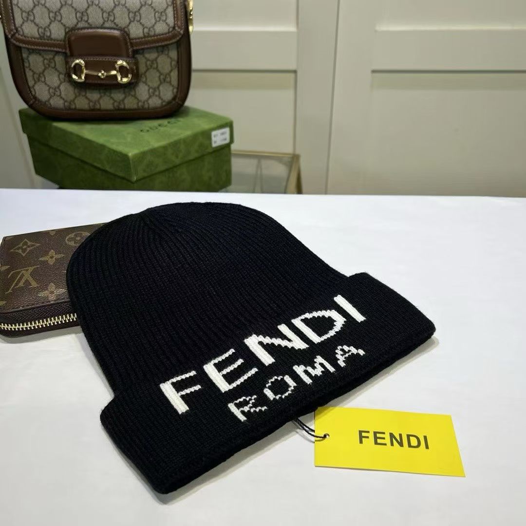 M1R86F47 Fashion hats