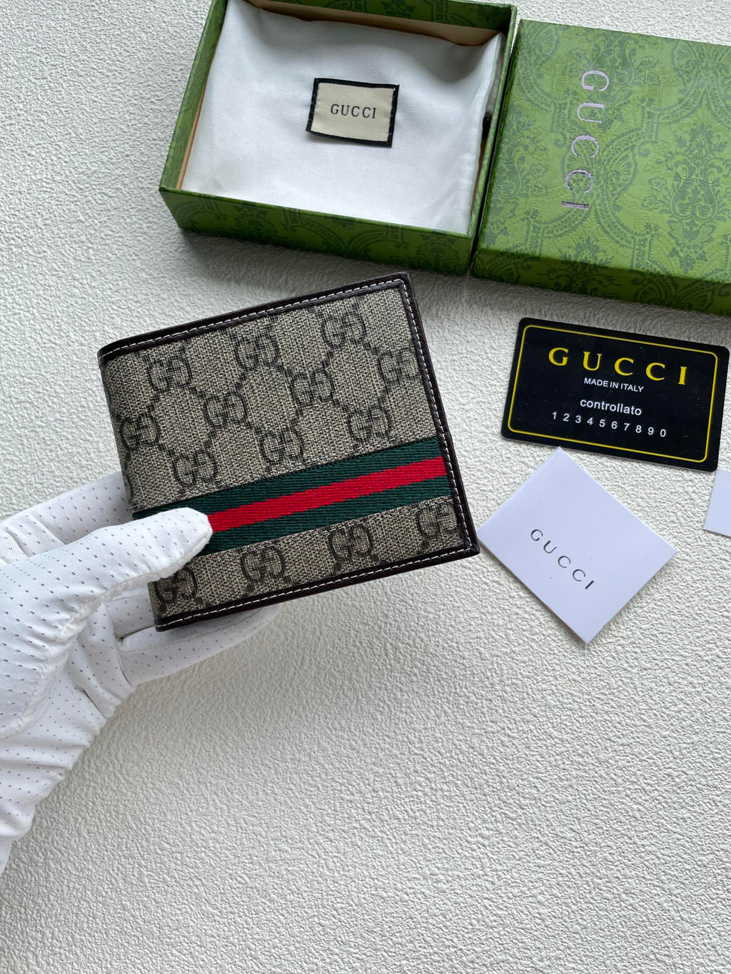 146XB9B Popular leather wallets ( with full packaging )