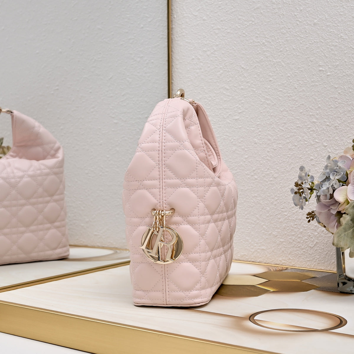 B1N96D35 Popular leather bag