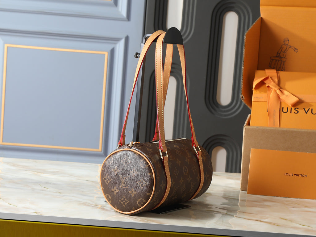 156NE21B Popular leather bag