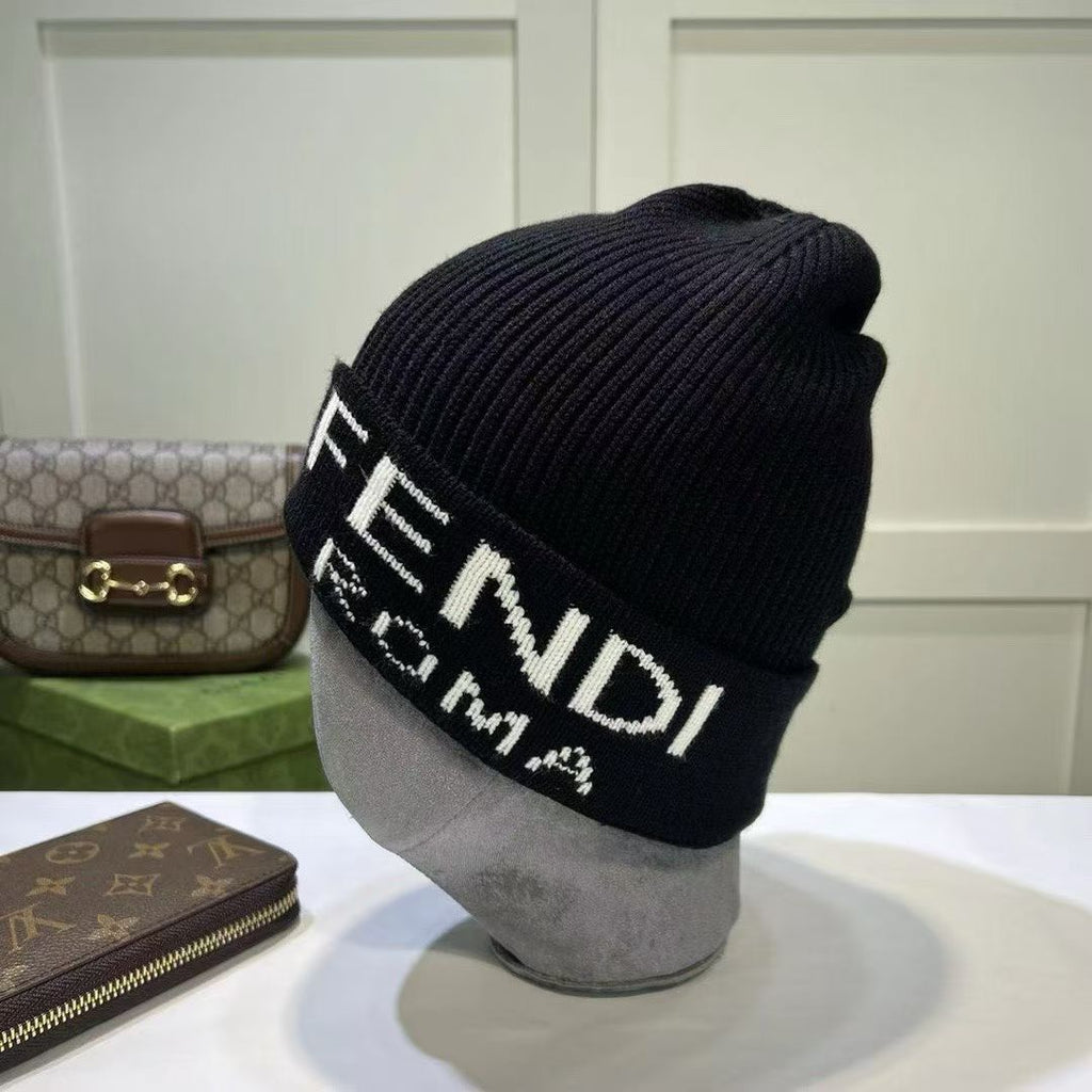 M1R86F47 Fashion hats