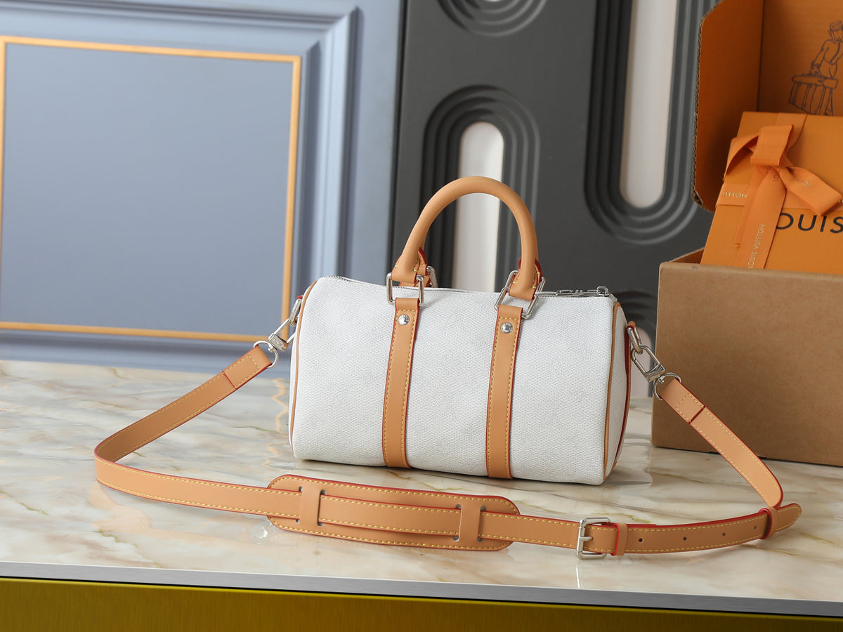 B1R76E51 Popular leather bag
