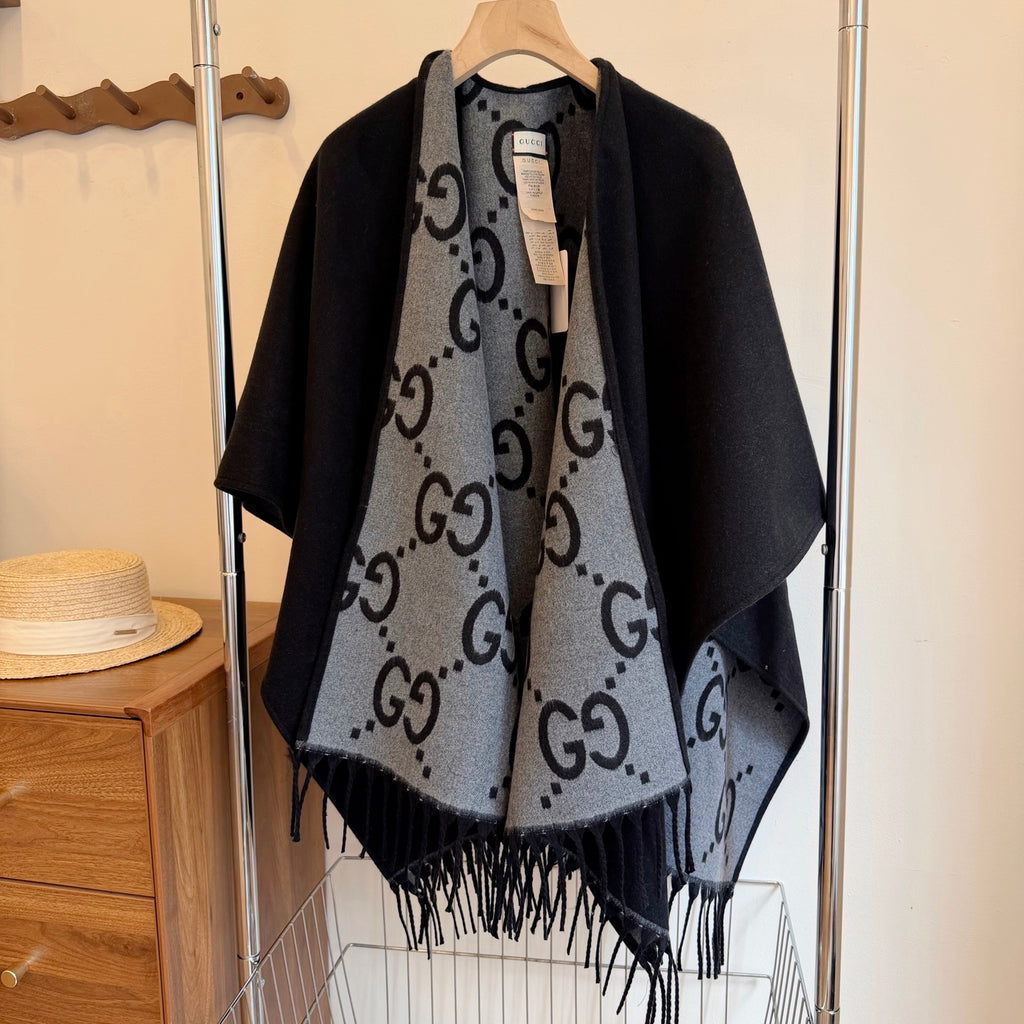 W1R86B72 Popular cape