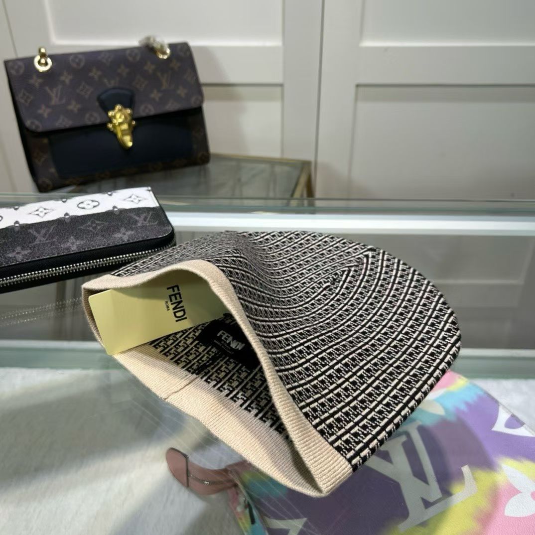 M1R86F27 Fashion hats