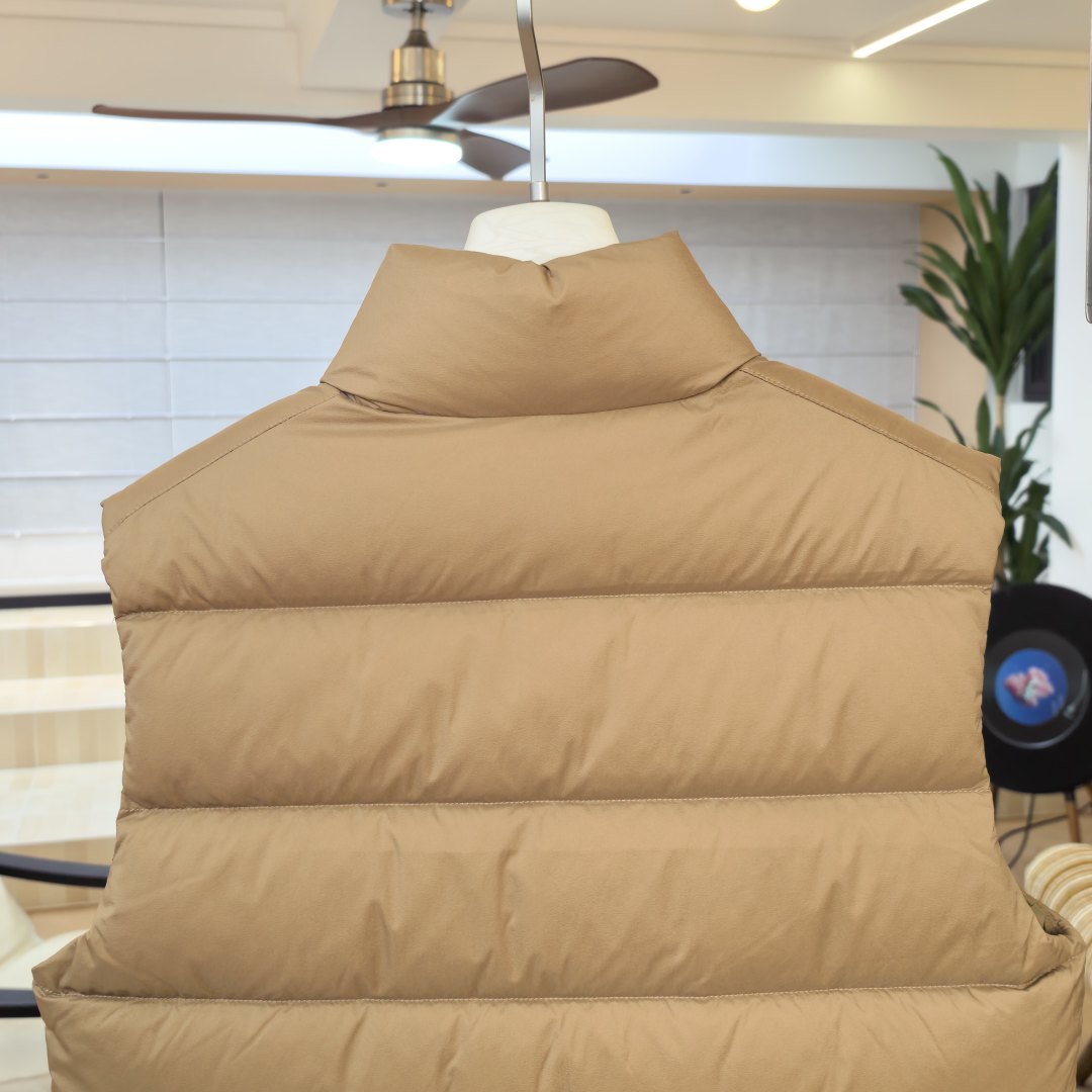U3R106A1 Fashion down vest