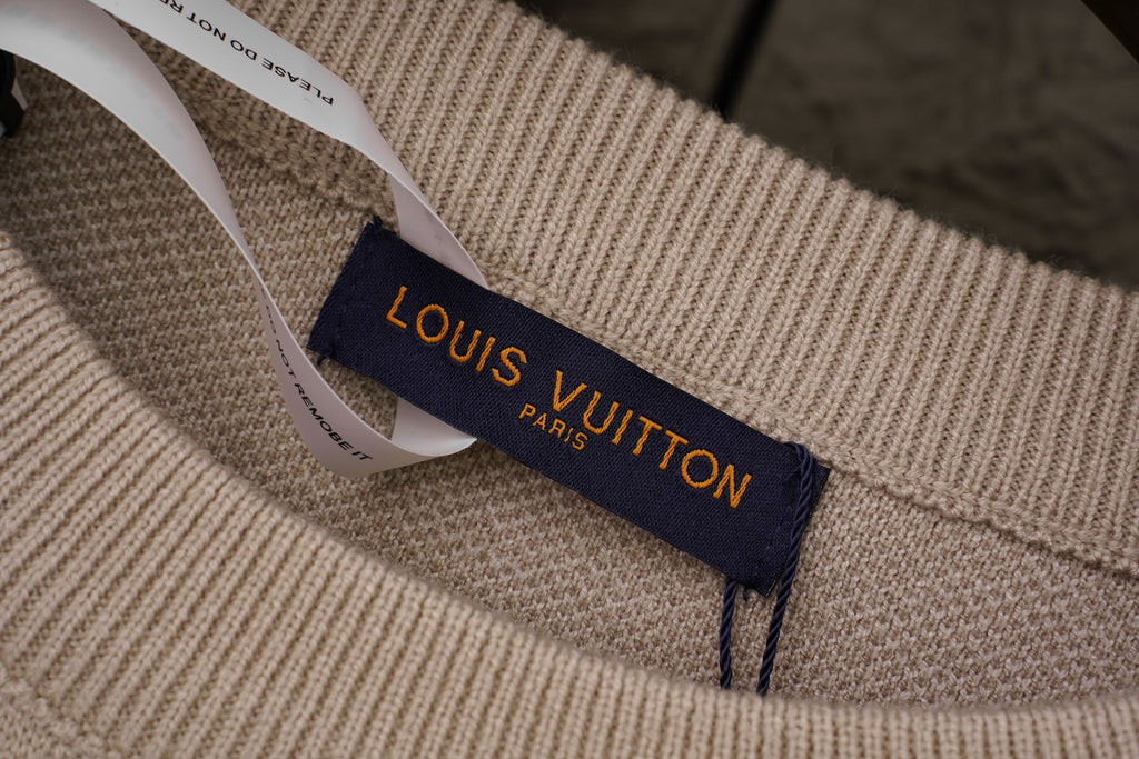 U1R106E11 Fashion Sweaters