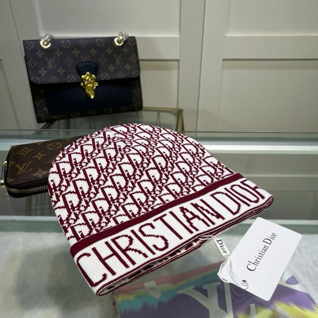 M1R86D83 Fashion hats