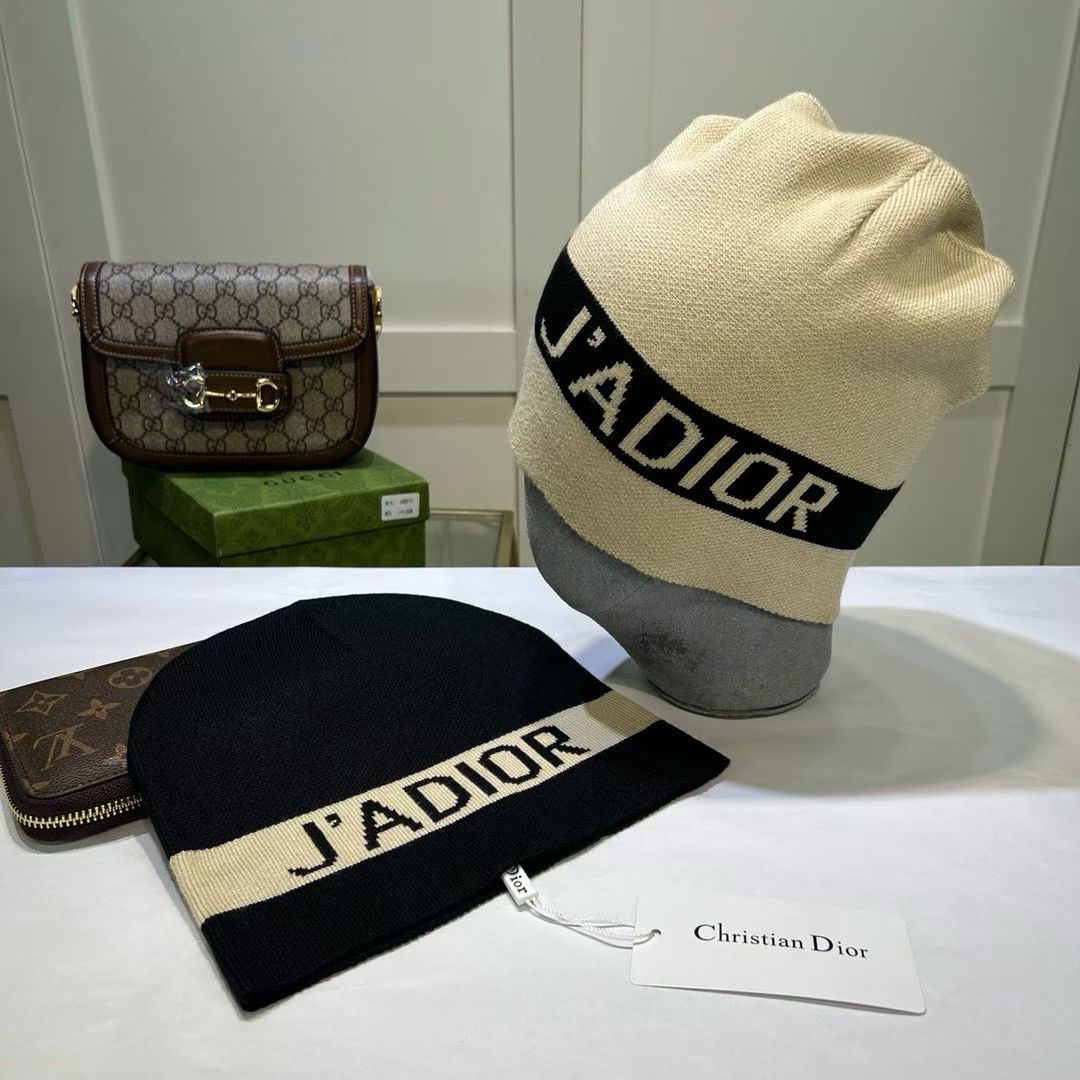 M1R86D100 Fashion hats