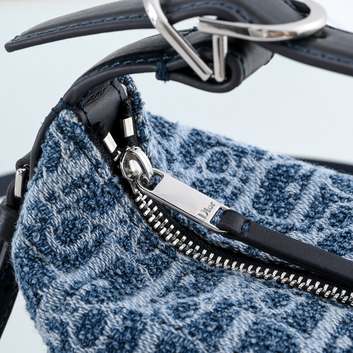B1R76D44 Fashion bag