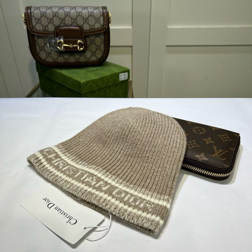 M1R86D99 Fashion hats