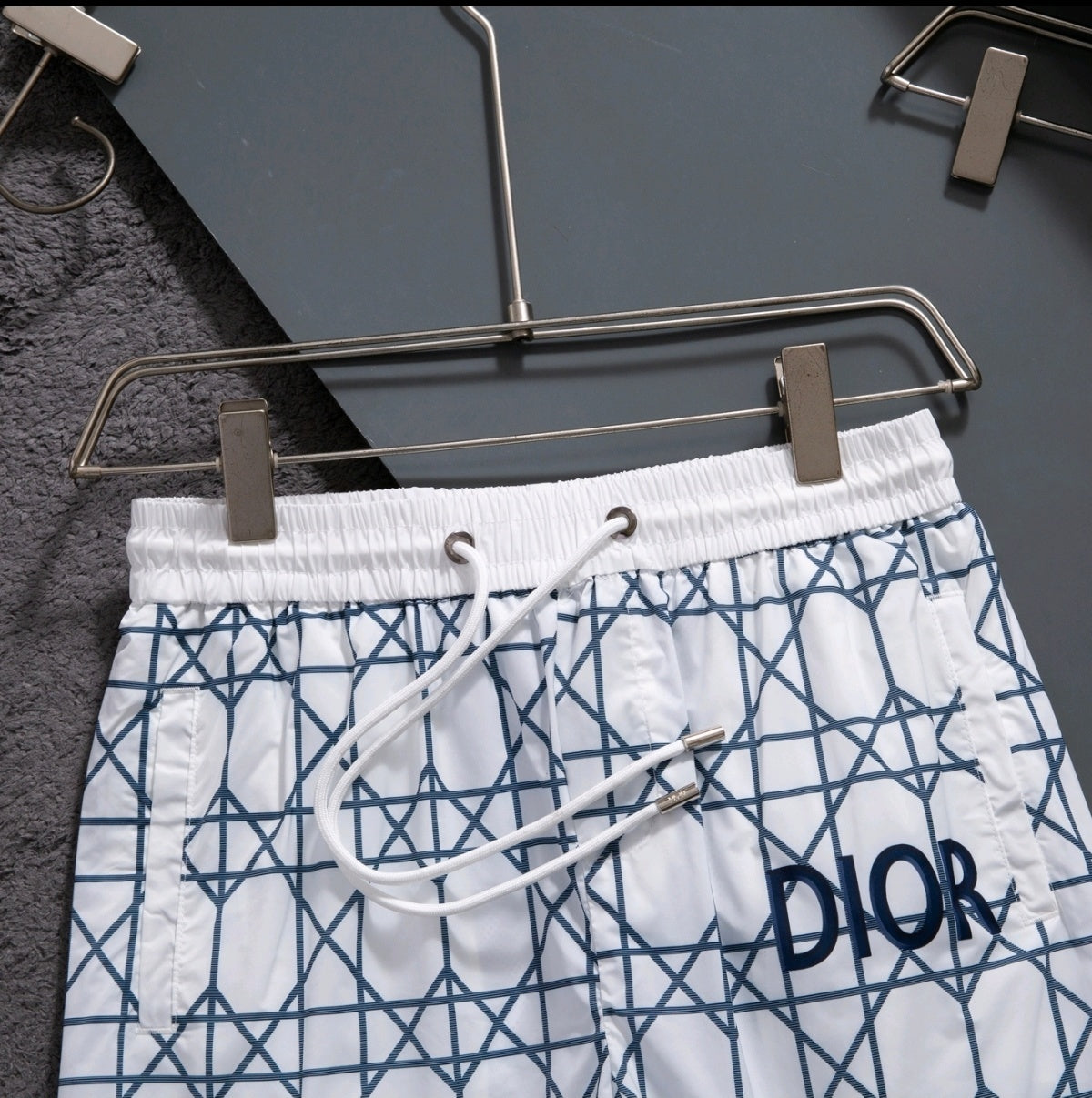 U1N36D24 Popular shorts